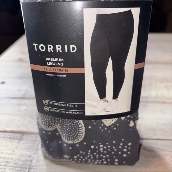 Torrid  Full Length Signature Waist Premium Love Heart  Periscope Leggings 4X - Picture 15 of 16